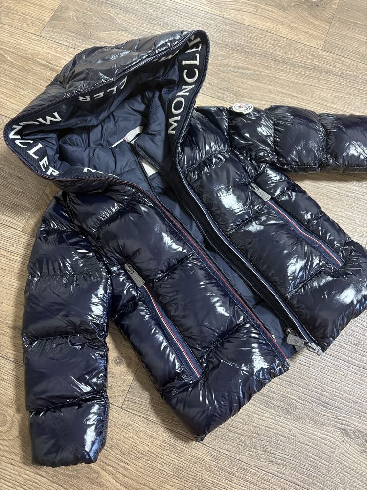 Дитяча зимова куртка Moncler стан нової