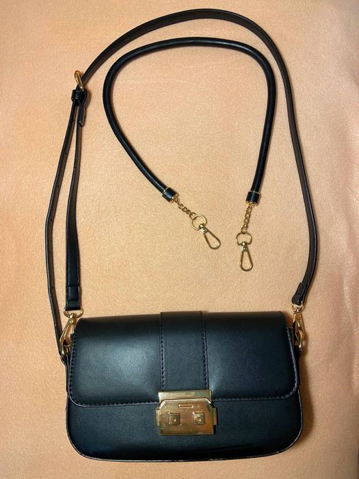 Чорна сумка кросс-боді