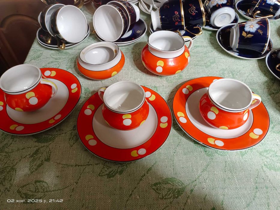 Посуда , сервизы .