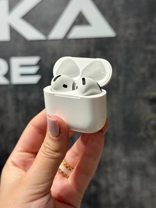 Нові оригінальні навушники Apple AirPods 4 ANC