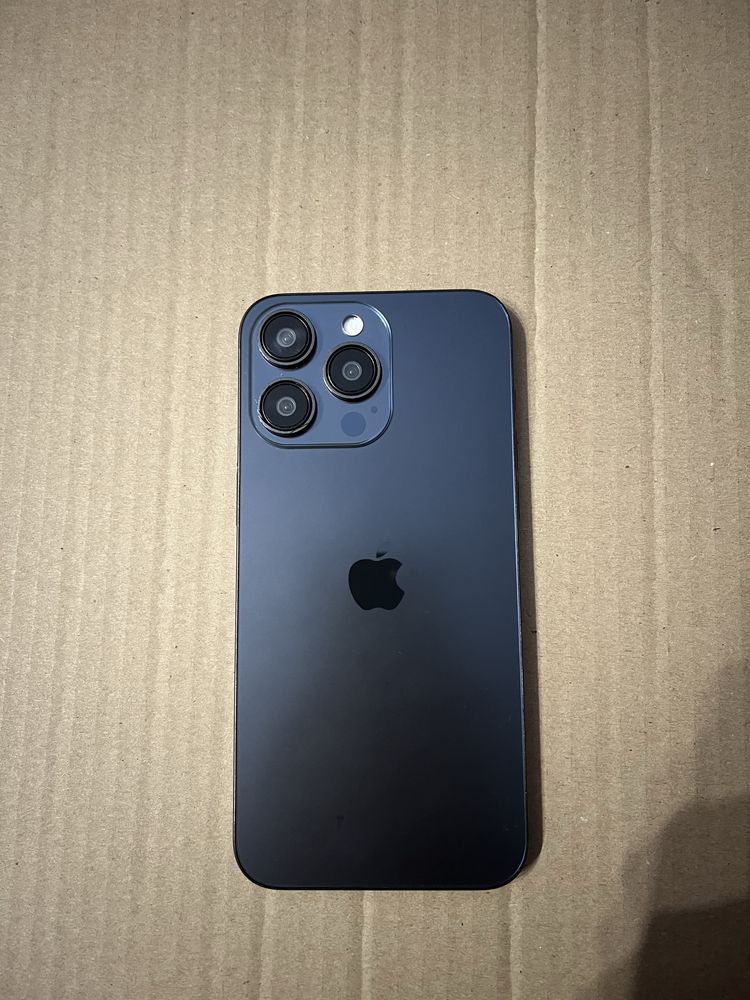 Atrapa iPhone 15 Pro Max 6.7” 1TB