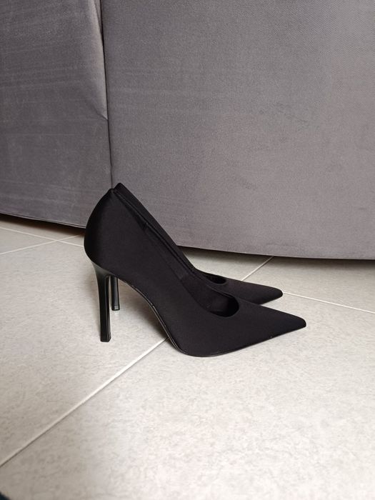 Sapato salto preto número 37 Stradivarius