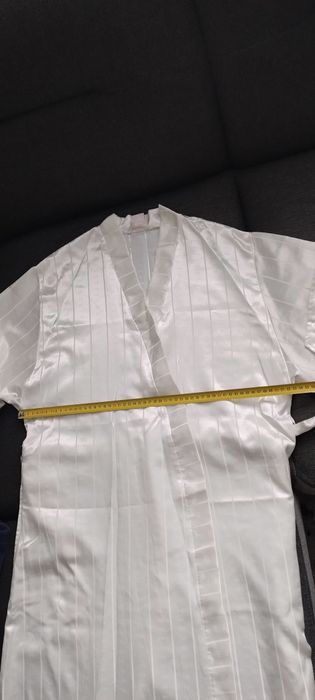 Triumph Atlasowy biały szlafrok rozmiar 38