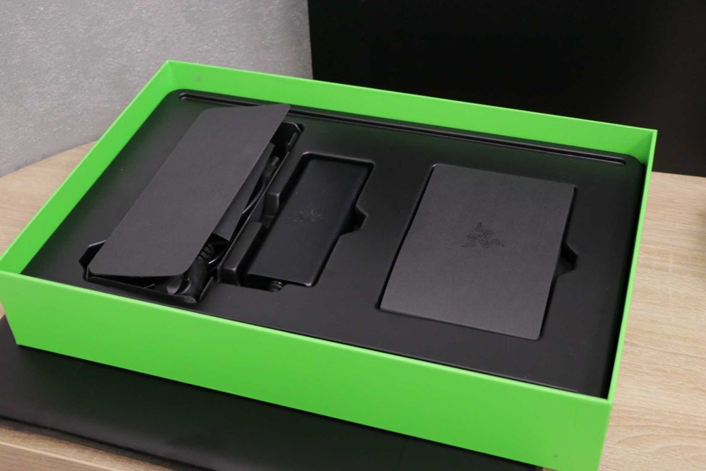 Ігровий ноут Razer Blade 17' FullHD 120Hz i7-7700HQ/GTX1060/16/512gb