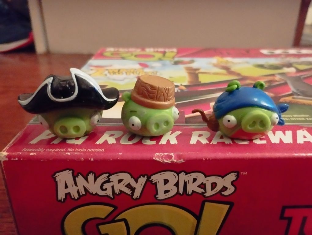 Angry birds go Telepods