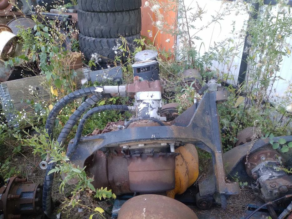 silnik hydrauliczny jazdy z piastą, Moffet inne