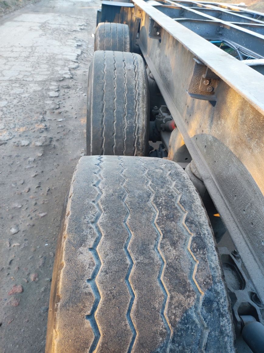 Контейнеровоз 40 та 20 полуприцеп свіжопригнаний шміц зерновоз