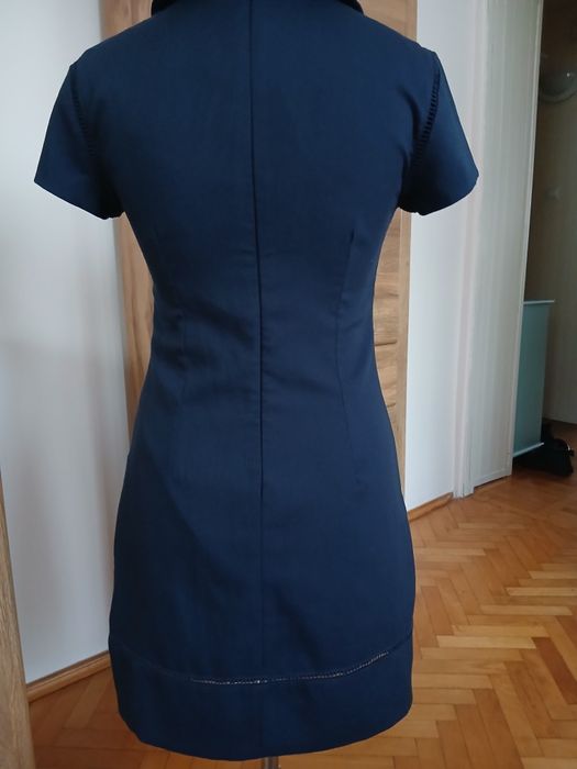 Elegancka sukienka Top  Secret  38 z kołnierzykiem granatowa