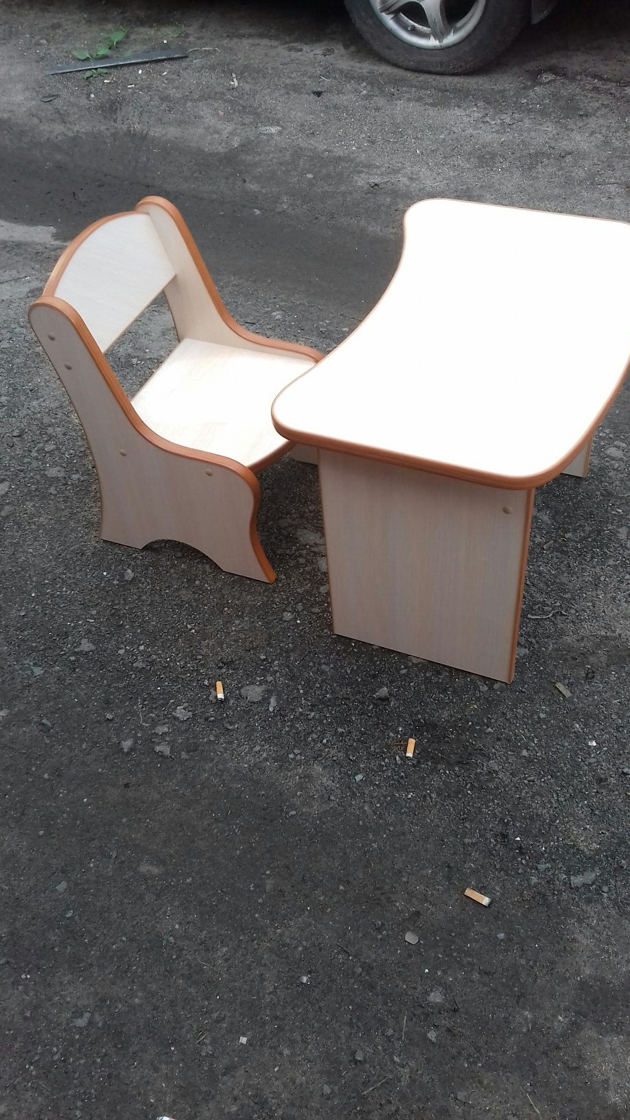 Новый комплект стола и стульчика