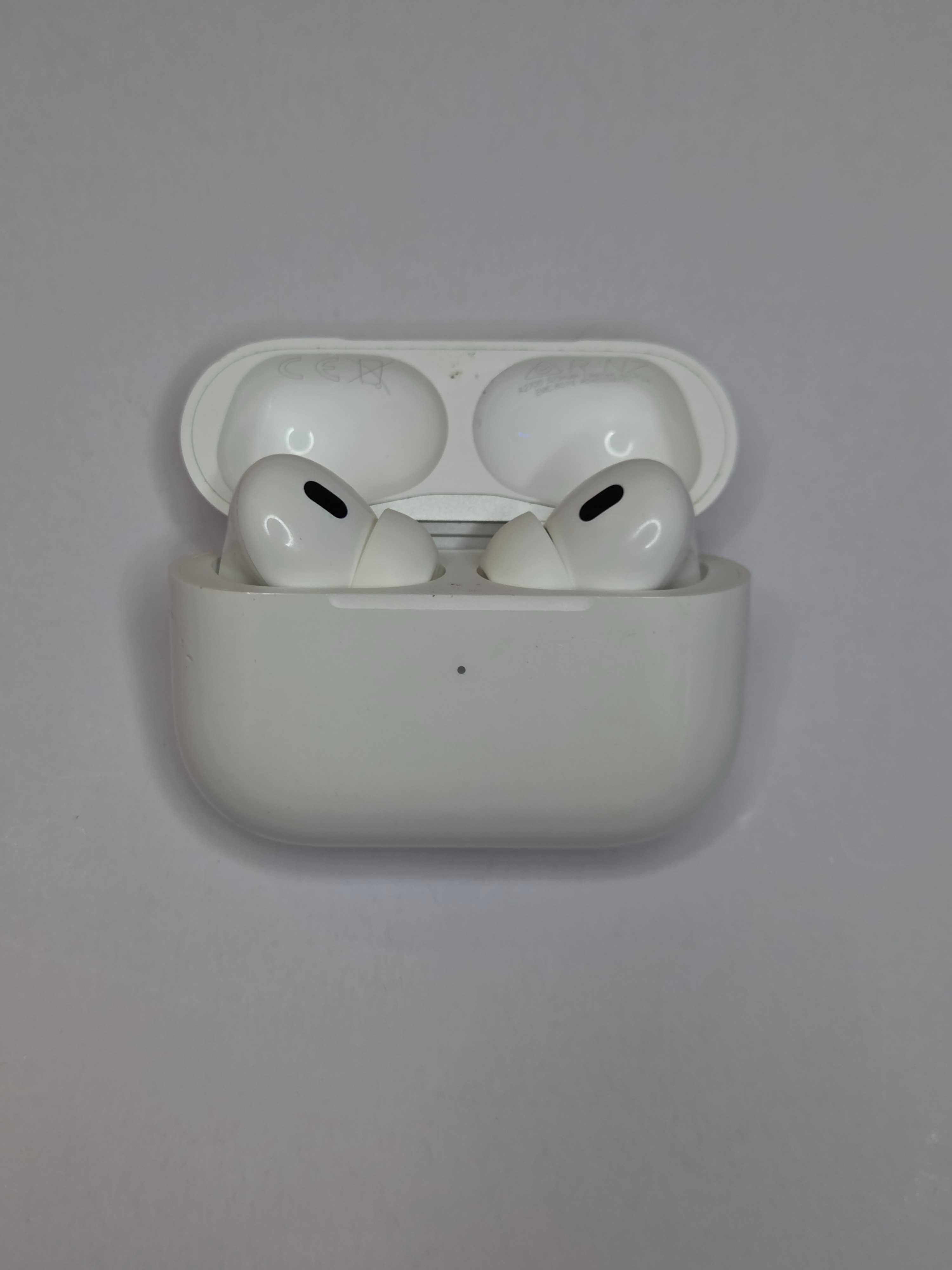Oryginalne AirPods Pro 2. Generacji (Lightning) - używane