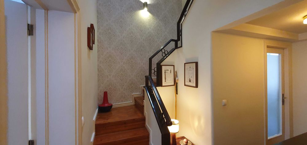 Investimento sólido — Moradia com 2 frações independentes (T4 + T2)