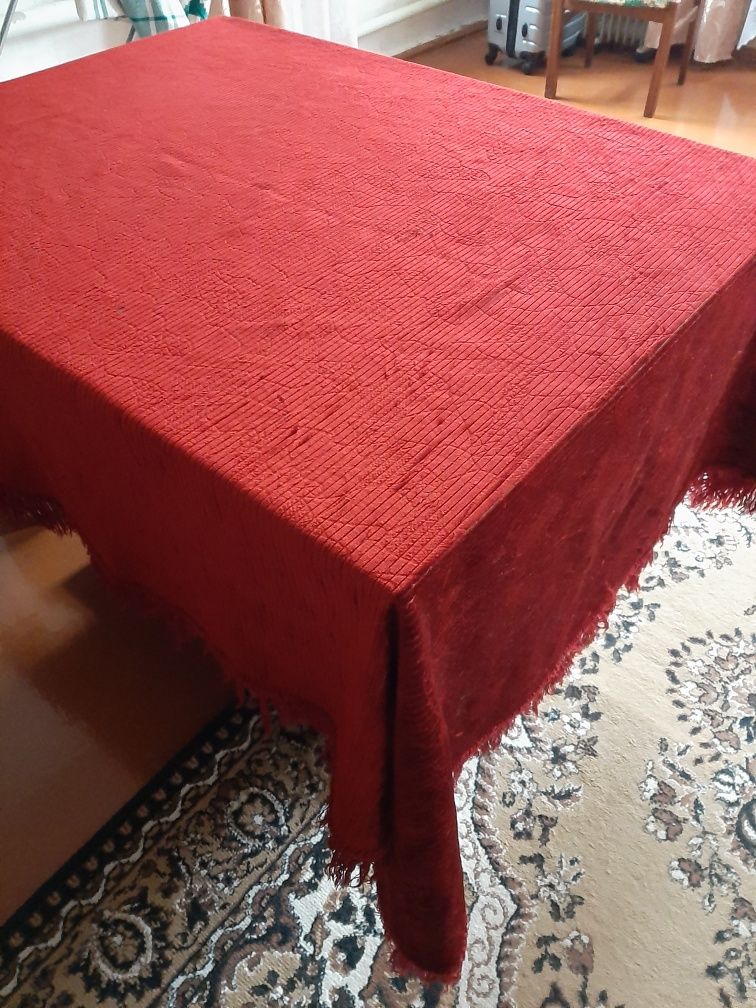 Скатерть на стол плотная типа велюр 190×140