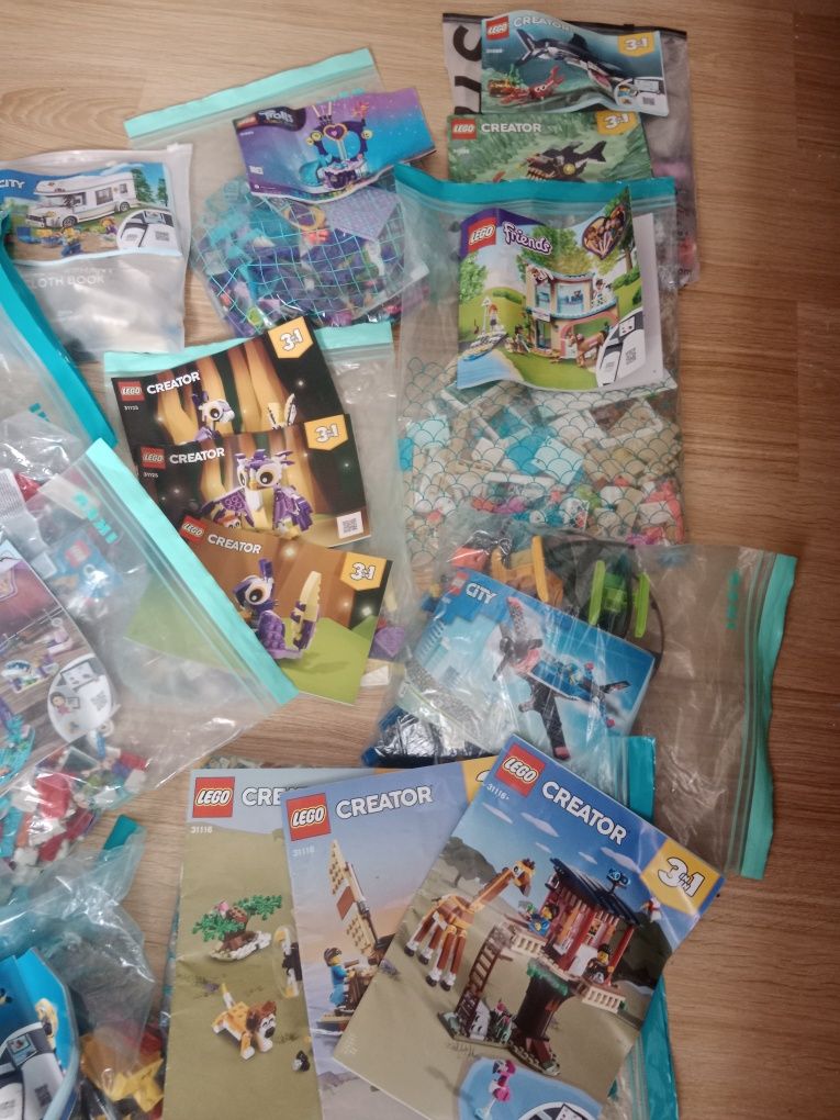 14 zestawów LEGO
