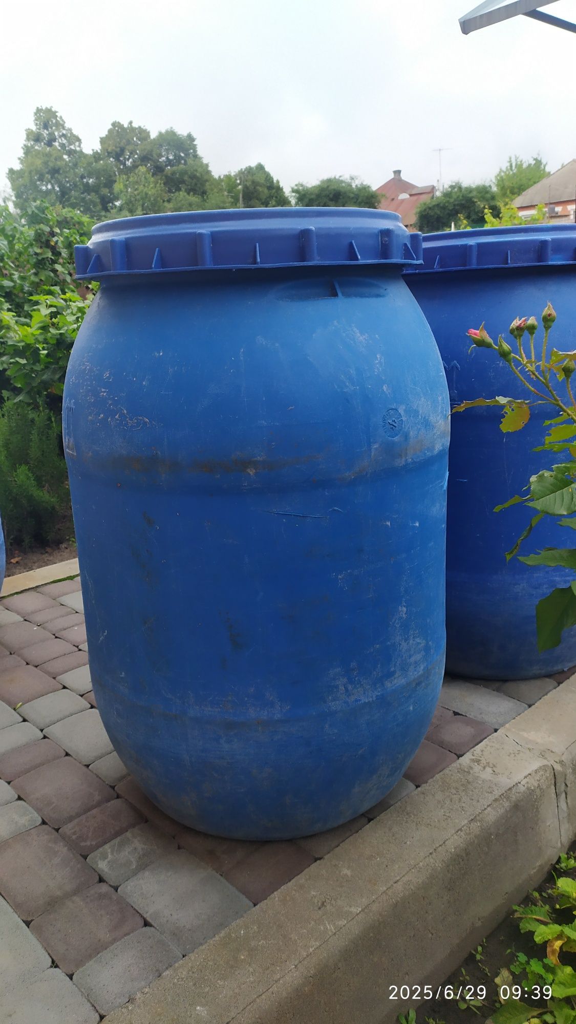 Продам бочки (200л)