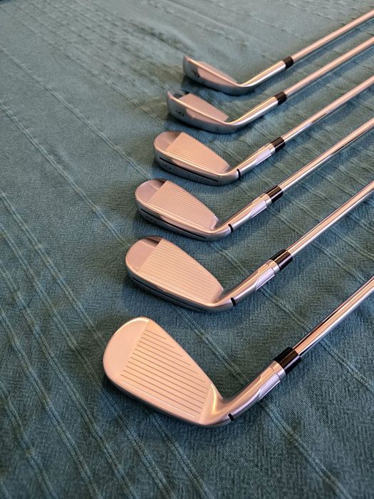 Set ferros Taylormade Qi10 5-PW Regular ( c/ oferta de Gap Wedge)