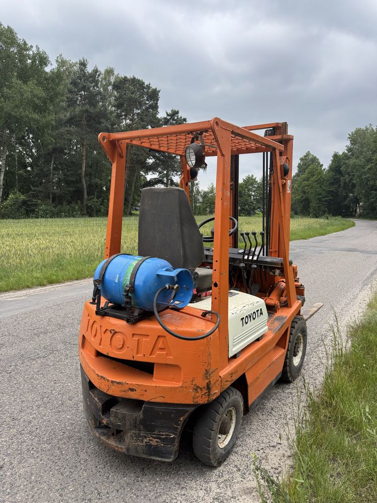 Wózek widłowy TOYOTA CARIX F 1550 SZP LPG sprowadzony z gospodarstwa