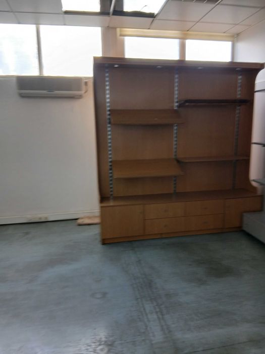 VITRINES, Balcões, acrilicos, cabides, novos.  Bom Preço.DESOCUPAR