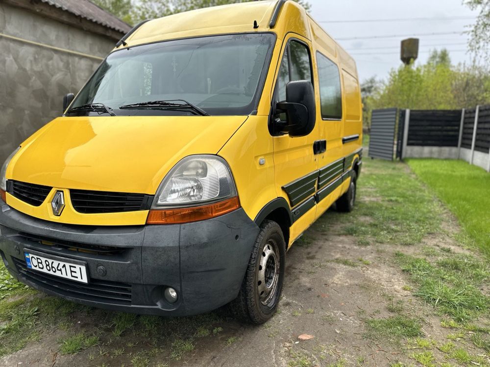 Renault master 2007 рік в гарному стані з 2х сторін двері