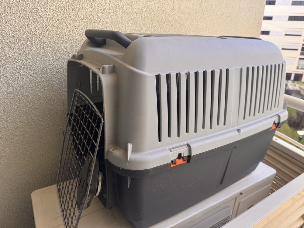 Dog box de plastico para transporte 12 kg