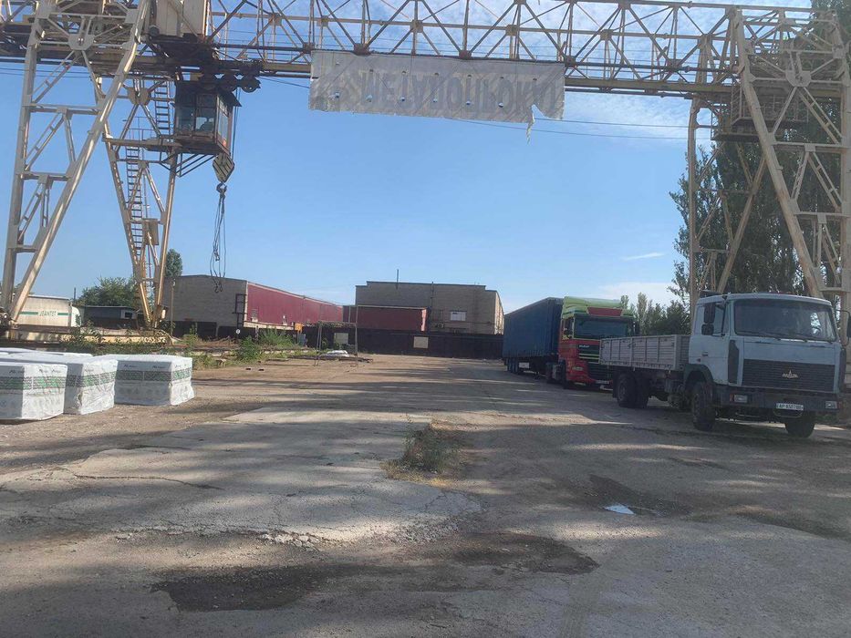 В оренду пропонується майданчик площа (2000 м2)