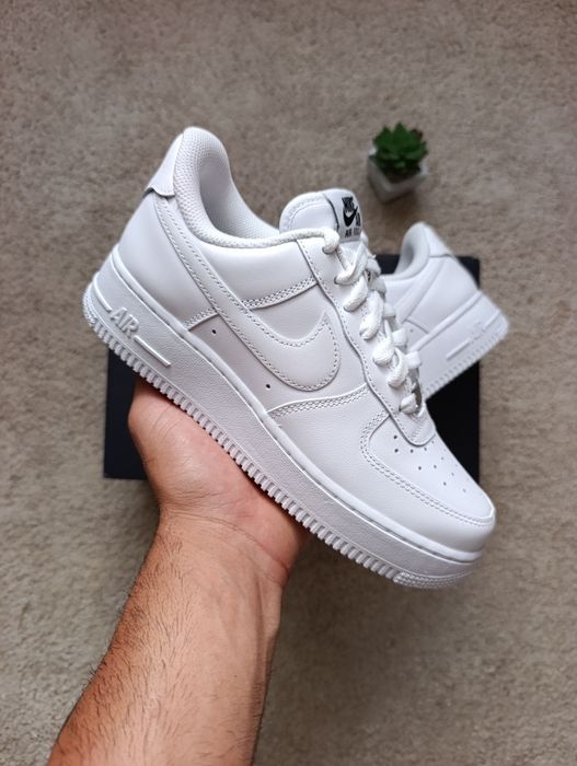 Air Force 1 Low Triple White - tamanho 38.5