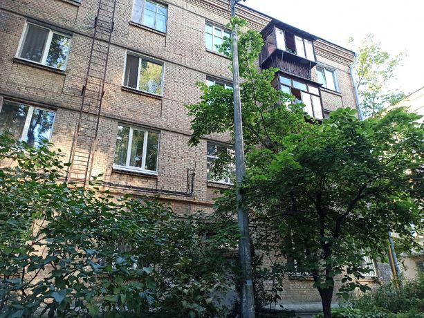Продам  двухкомнатную  квартиру в Центре Киева! Без Комиссии!