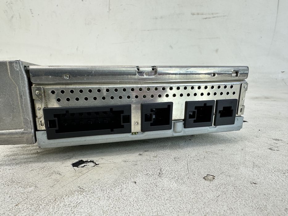 Mercedes E W211 głośniki subwoofer wzmacniacz Harman Kardon Logic7