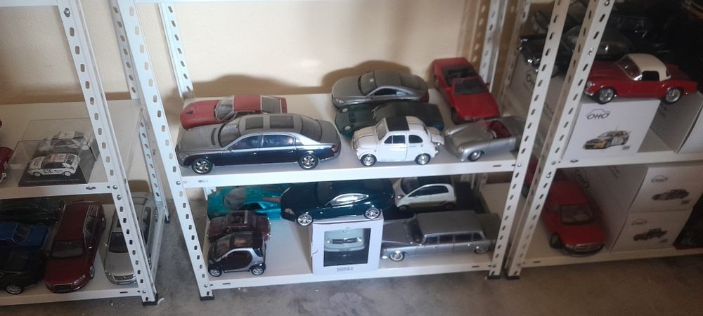 Mais de 100 Miniaturas 1/18 e outras escalas