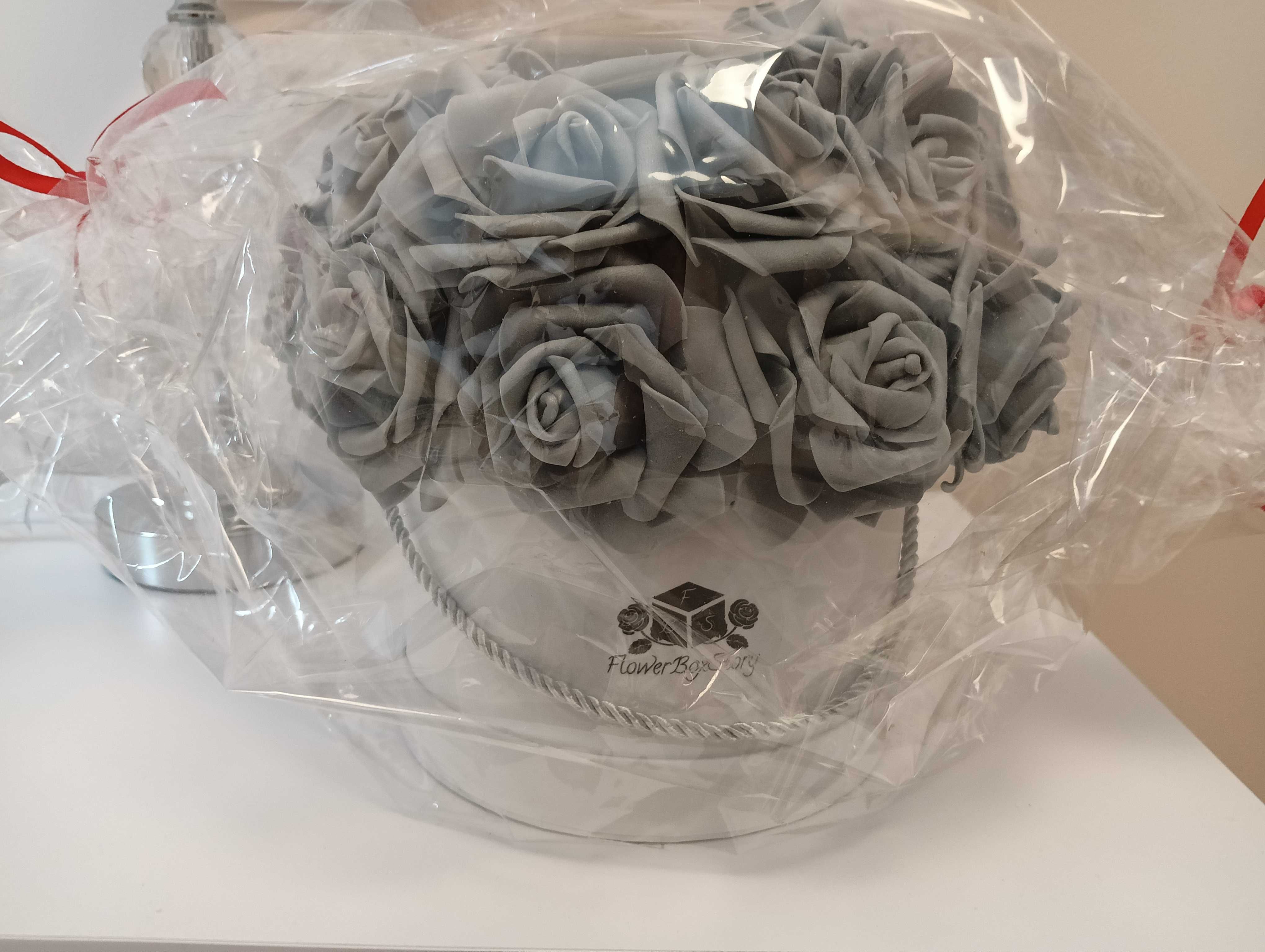 Flowerbox -szare róże