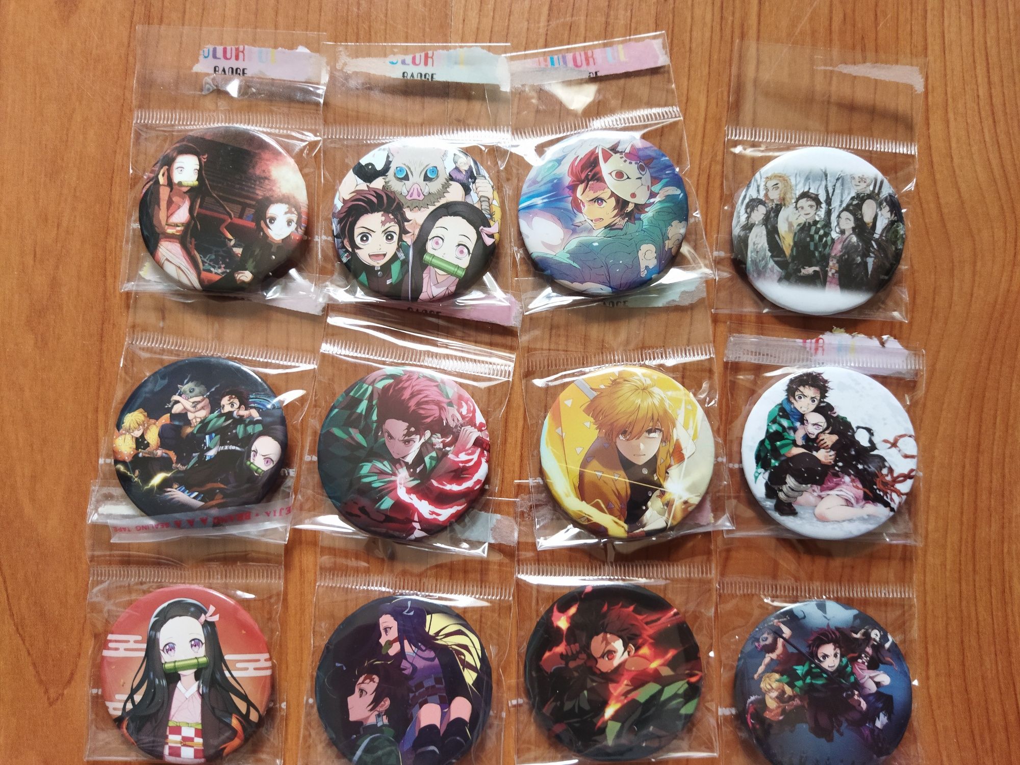 Demon slayer Kimetsu no Yaiba novos 15 figuras e pins