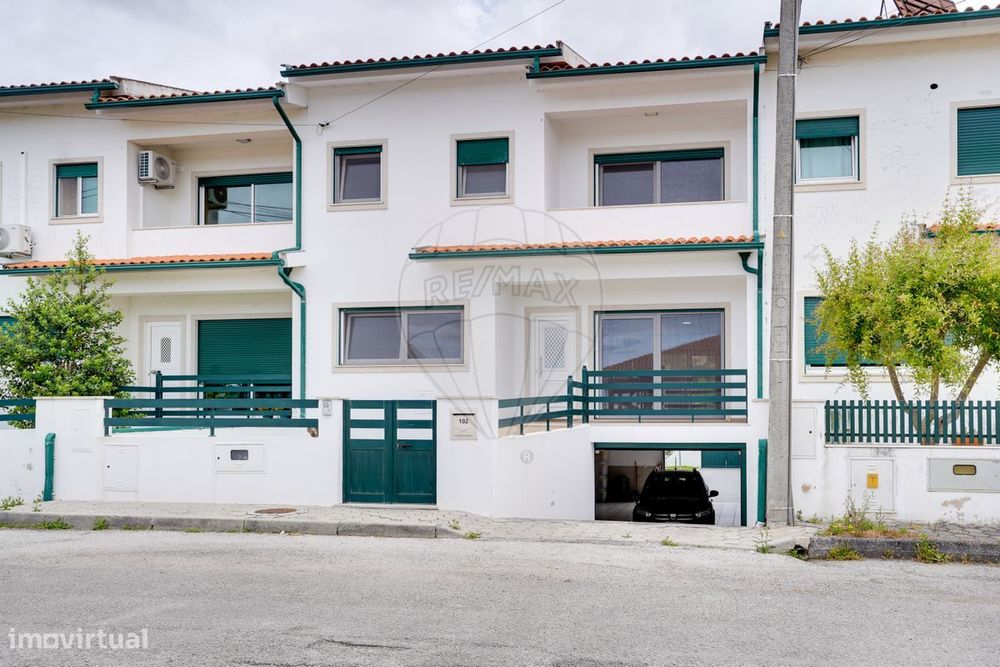 Moradia T4 para venda