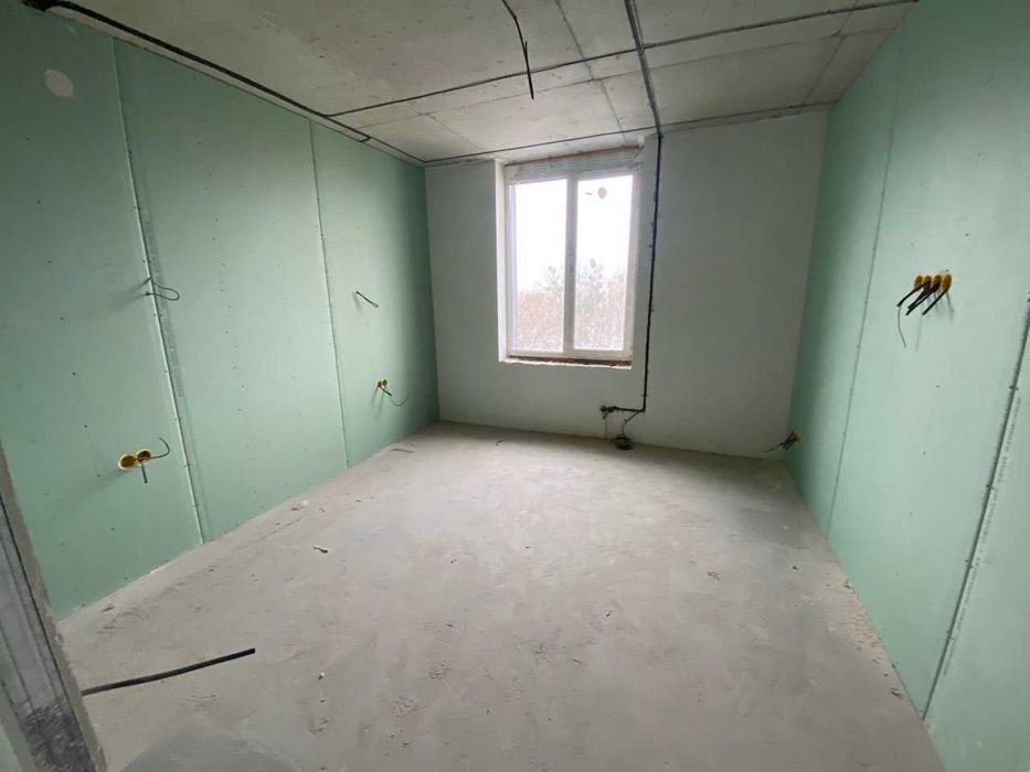 Продаж 2к.кв. перепланована на 3к. в ЖК Park Plaza, смт Чабани