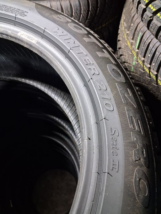 205/55 R17 Pirelli Sottozero 210 RSC шини б/в зима Комплект , Пара