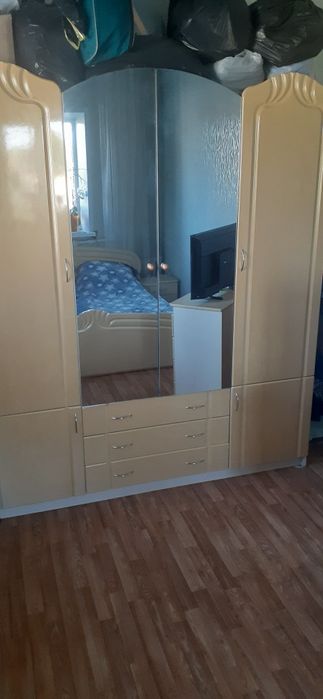 Мебель спальня гарний стан