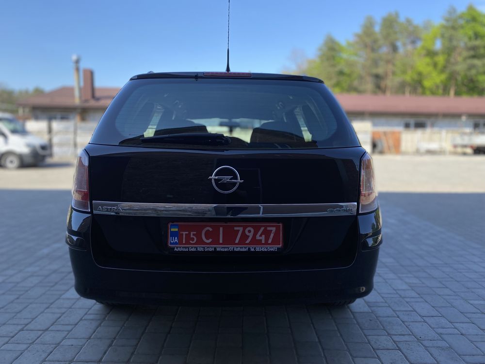 Opel Astra 2009 рік 1.4 бензин