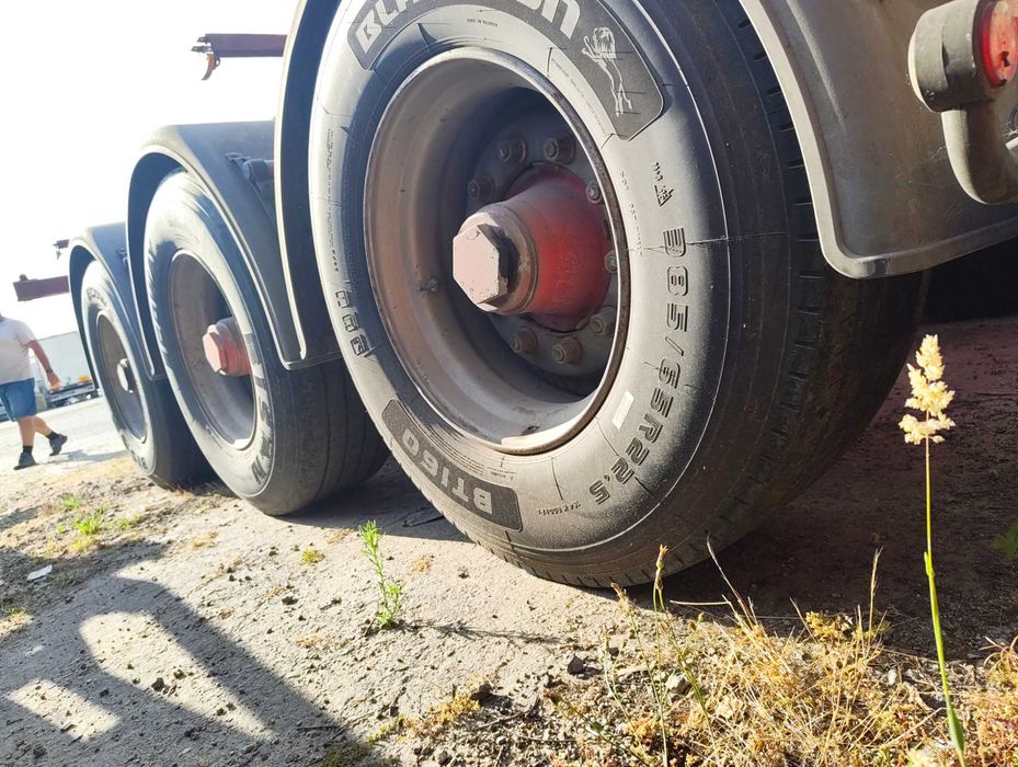 Vendo chassis porta contentores 20'