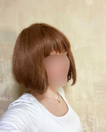 Женский парик с челкой русый с рыжим оттенком 30 см