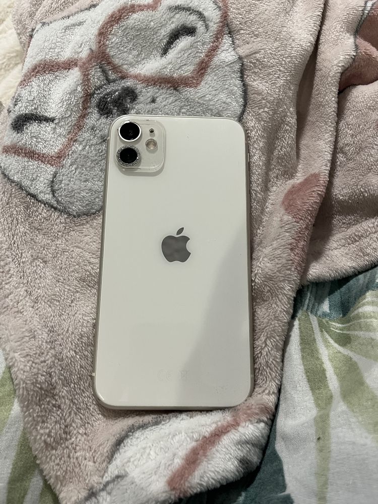 iPhone 11 w dobrym stanie
