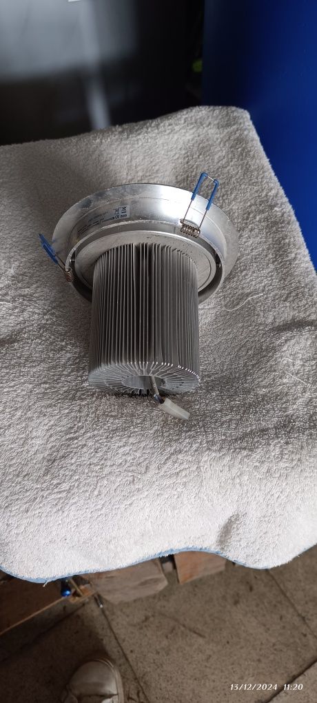 "LEDs de Teto: Iluminação Eficiente e Moderna!"