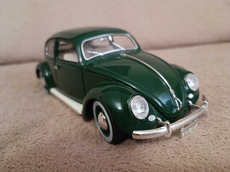 Металева модель автомобіля