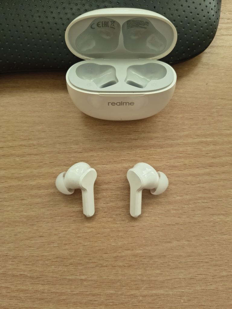 TWS наушники Realme buds T100
