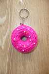 Brelok donut - przywieszka dekoracyjna do torby, plecaka, kluczy.