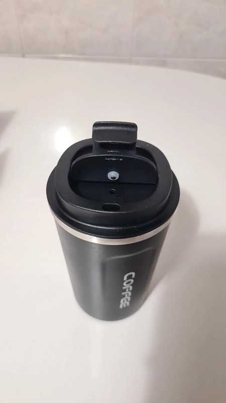 Copo térmico de aço duplo.