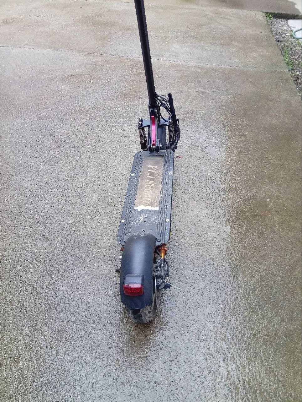 Продам Самокат Flj 2400w