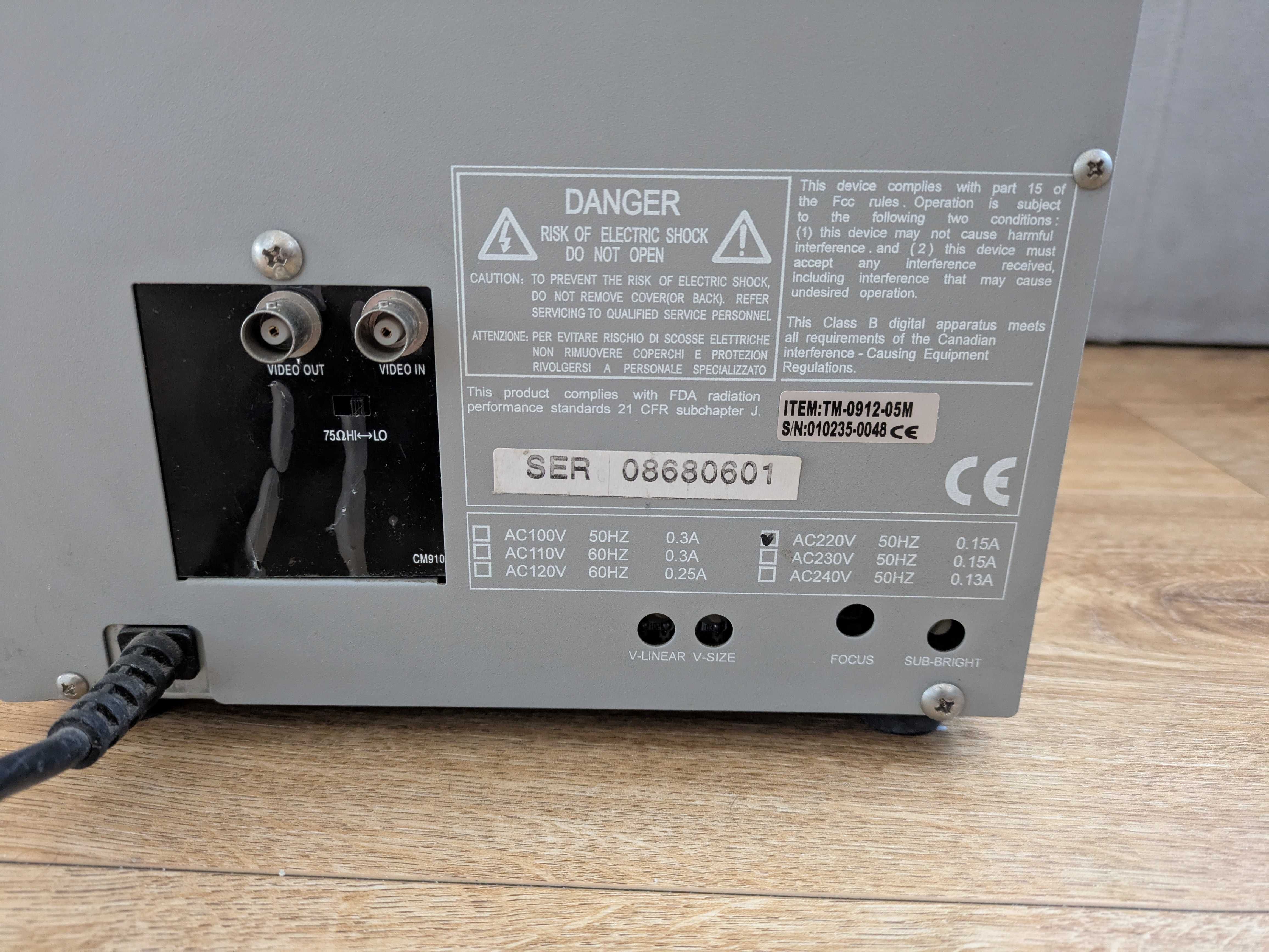 Monitor czarno-biały