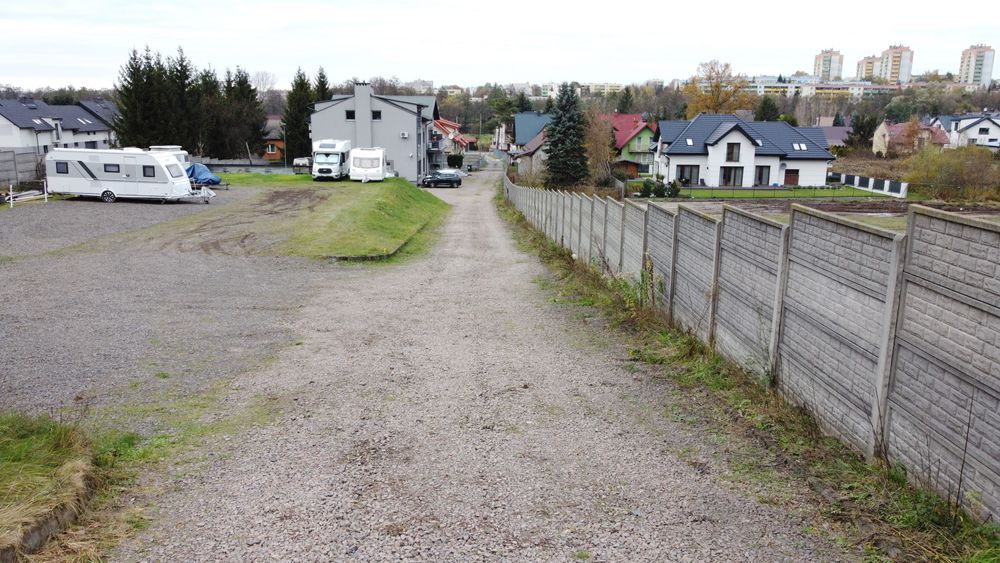 Parking Kampery Przyczepy łodzie Samochody i inne Kraków Cechowa