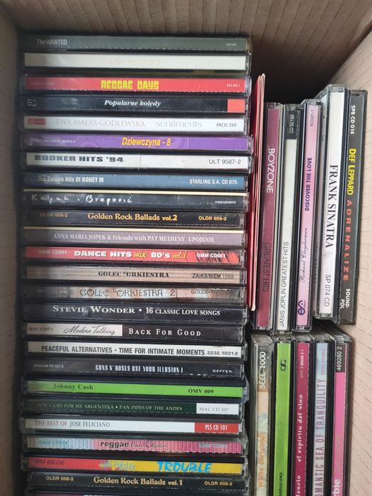 Pudełko Starych Płyt CD z muzyką 38 płyt