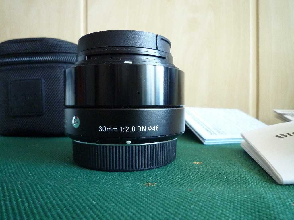 Sigma A 30 mm F-2.8 DN Micro 4/3,  sample, praktycznie nowy,