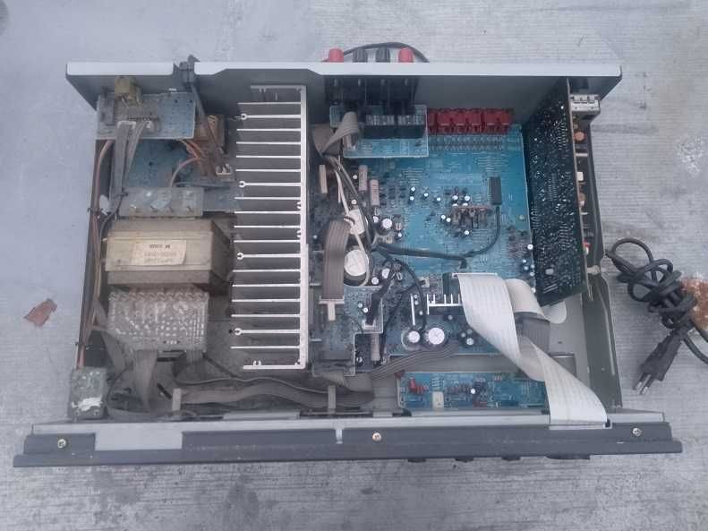 NAD C740 Amplituner