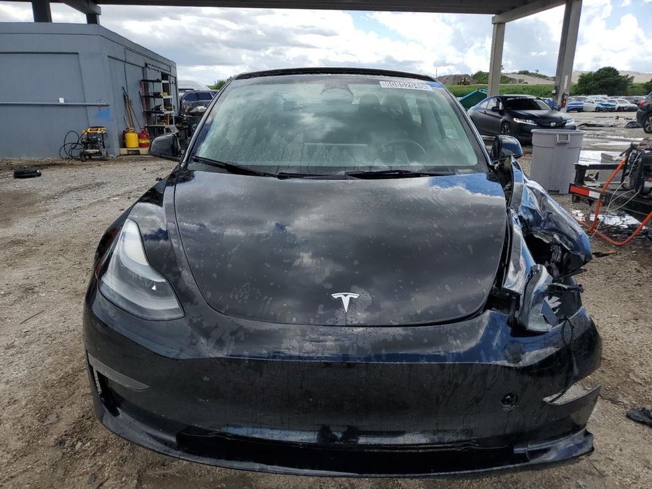 Tesla Model 3 RWD, 2022